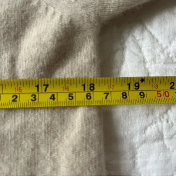 100% CASHMERE Vintage Precious Fibers Beige Oyster Button Cardigan Sweater M - Picture 14 of 16